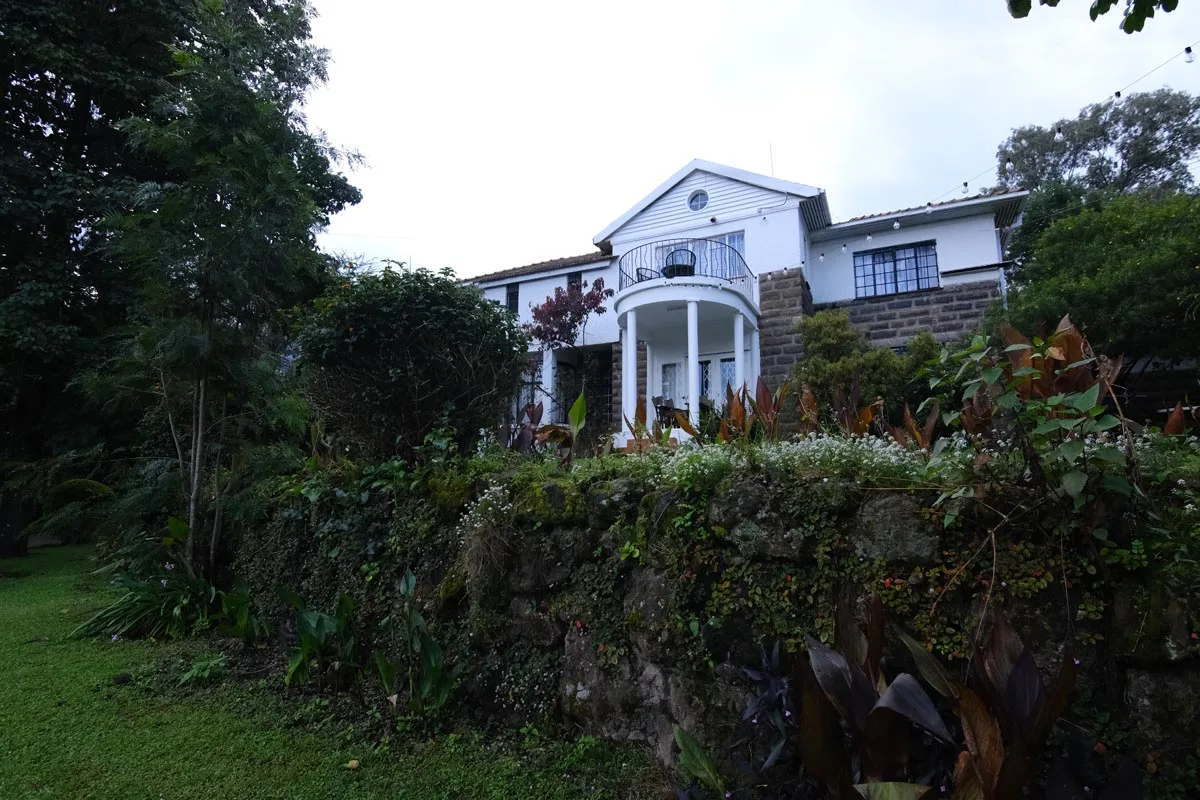Bustani Manor